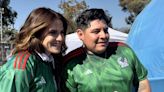 Karla Souza encabezó a las celebridades que alentaron el triunfo de la selección de México sobre Perú