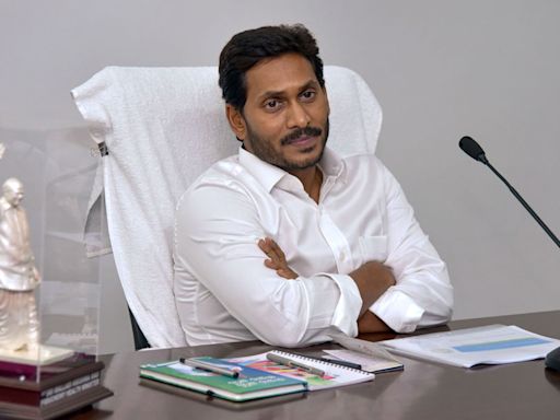 Jagan Mohan Reddy likely to be issued notice by police at Tirupati Airport ahead of his temple visit in Tirumala