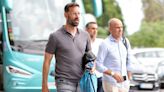 Van Nistelrooy arrives at Man United training as one of two new additions