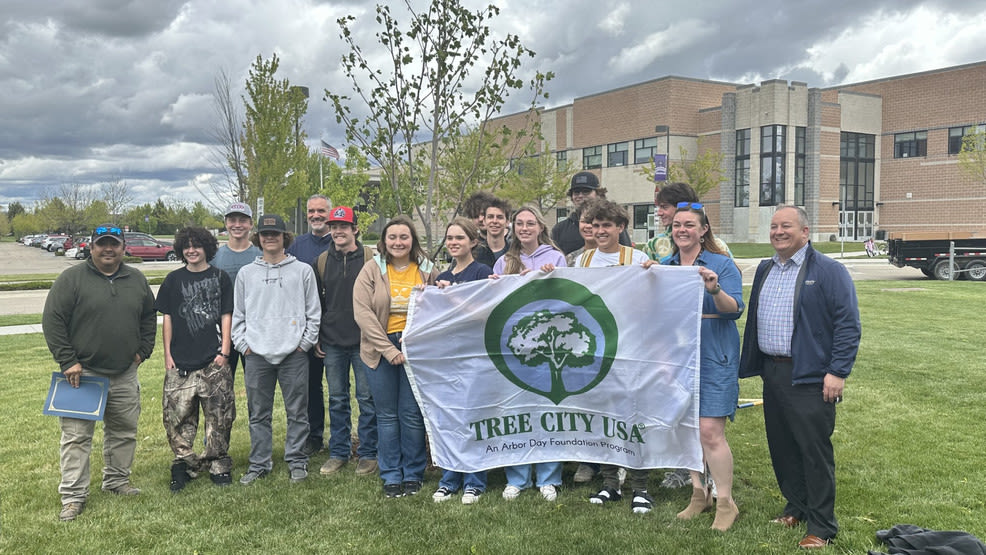 Rocky Mountain High School Greenhouse Class Takes Root in Meridian's Tree City Initiative