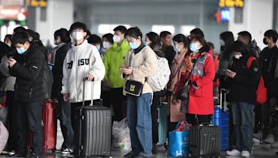 Cautious Chinese travelers are taking more last-minute trips as economy struggles