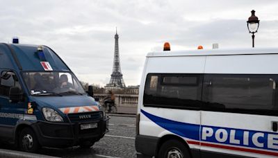 Conmoción en Francia tras el asesinato de dos gendarmes y la fuga de un preso peligroso