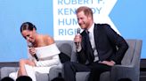 Haciendo bromas y muy unidos: los detalles de la aparición de Harry y Meghan horas antes del estreno de su polémico documental