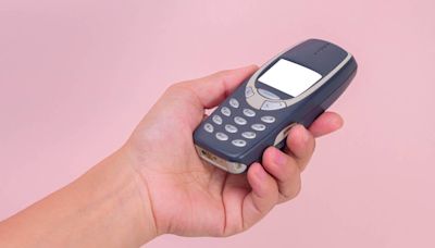 Eton pupils given ‘brick’ phones instead of smartphones under new policy