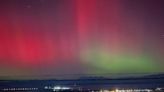 La aurora austral generada por una tormenta solar tiñó el cielo de Tierra del Fuego y la Antártida, y dejó imágenes impactantes