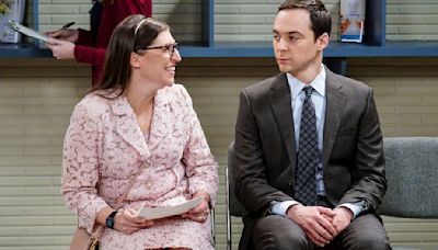 See pics of Jim Parsons' and Mayim Bialik's return in 'Young Sheldon' finale