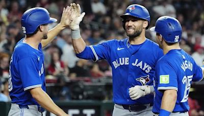 Blue Jays blow 7-run lead, but recover to beat Diamondbacks 8-7