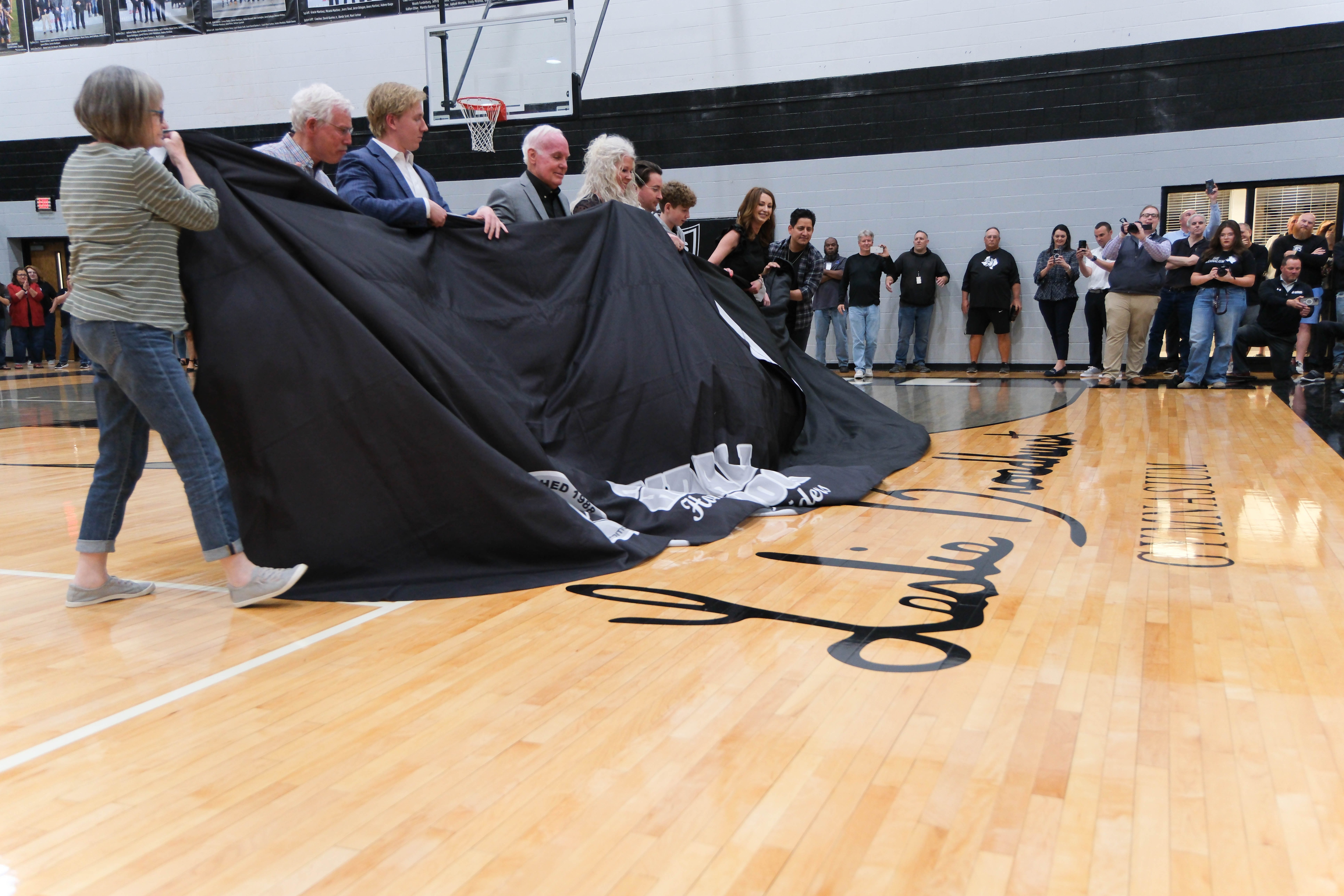 Randall High School unveils new court named in honor of Leslie Broadhurst
