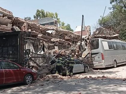 Derrumbe en "El Patio": Dos heridos y vehículos aplastados en el antiguo centro nocturno