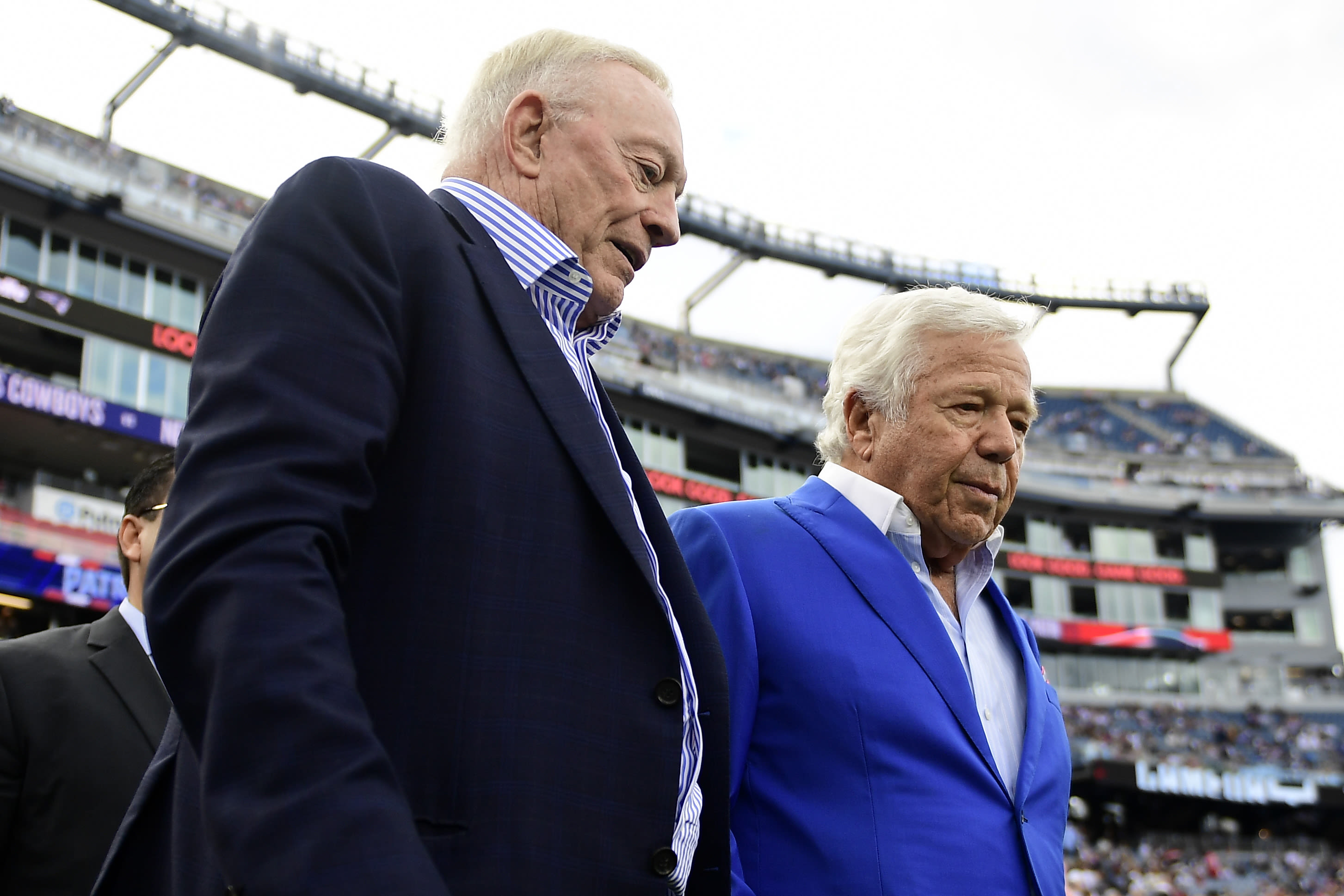 Robert Kraft reportedly wants to know why Jerry Jones is in the Pro Football Hall of Fame and he isn't