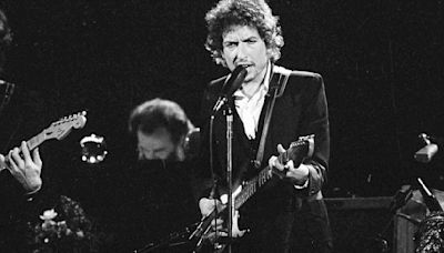 Bob Dylan gives fans a chance to relive iconic 1974 tour with The Band in staggering 27-disc set