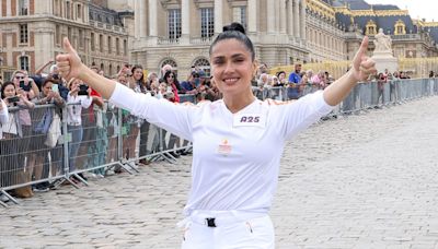 Salma Hayek proud to carry Olympic torch