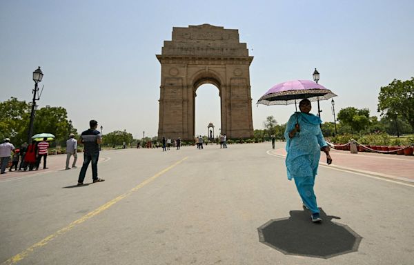 Temperature in Delhi nears record 50C as India reels under crushing heatwave