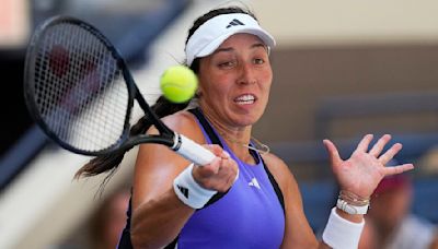 Pegula cruises into US Open quarterfinals in front of Billie Jean King