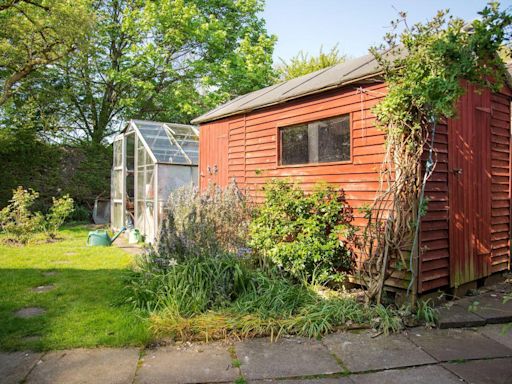 Can I put a shed on my driveway? See if you need planning permission