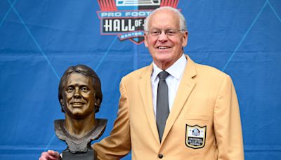 Broncos great Randy Gradishar enshrined in Pro Football Hall of Fame