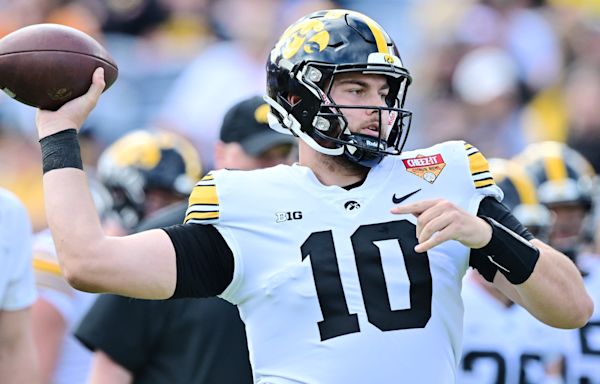 Iowa football quarterback Deacon Hill enters transfer portal: What it means for Hawkeyes