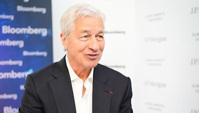Jamie Dimon Sees a ‘Lot of Inflationary Forces in Front of Us’