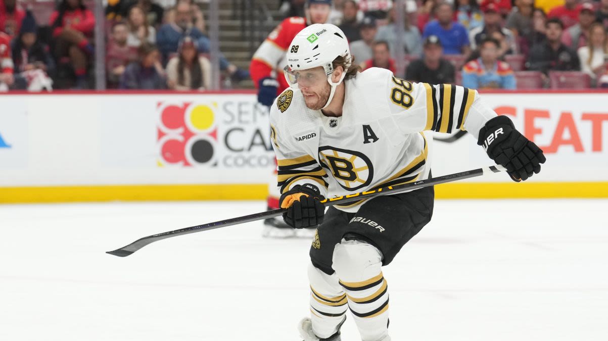 Pastrnak reacts to fight vs. Tkachuk: ‘I'd do anything for these guys'