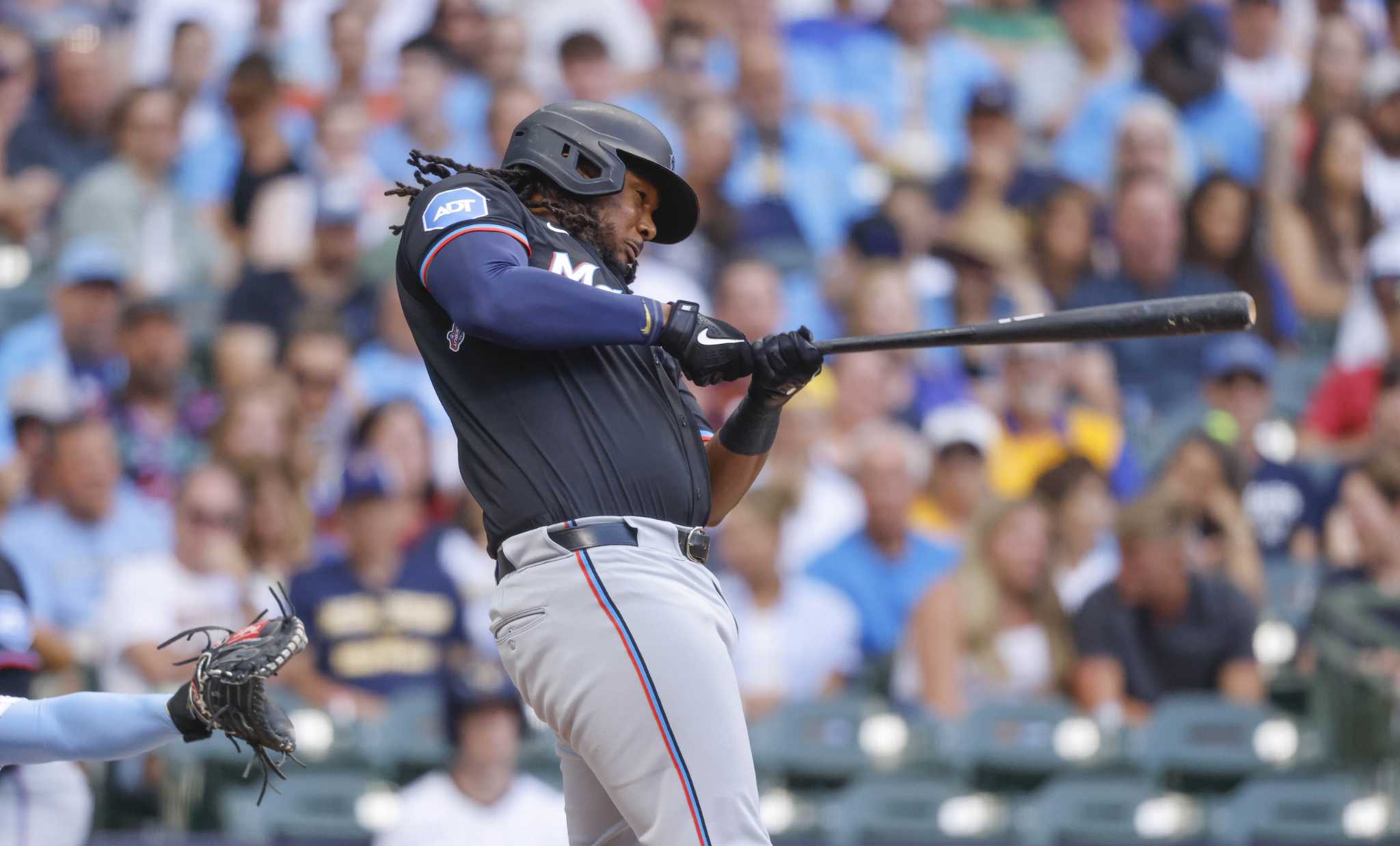 Diamondbacks add slugger Josh Bell from the Marlins as Christian Walker goes to injured list