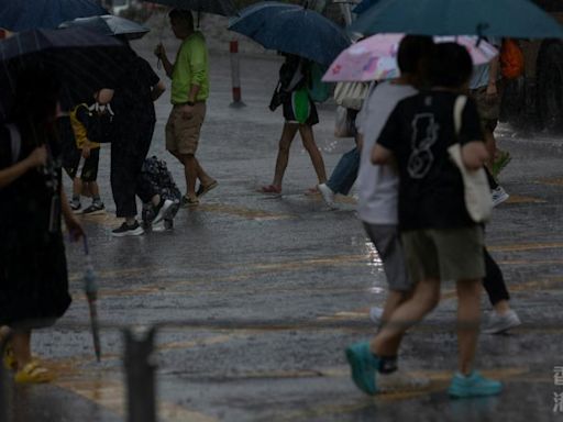 香港強風暴雨來襲！預計1、2小時雨勢大增 將連下7天│TVBS新聞網