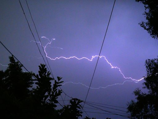 Severe weather threat with gusty winds, hail looms over Chicago weekend forecast