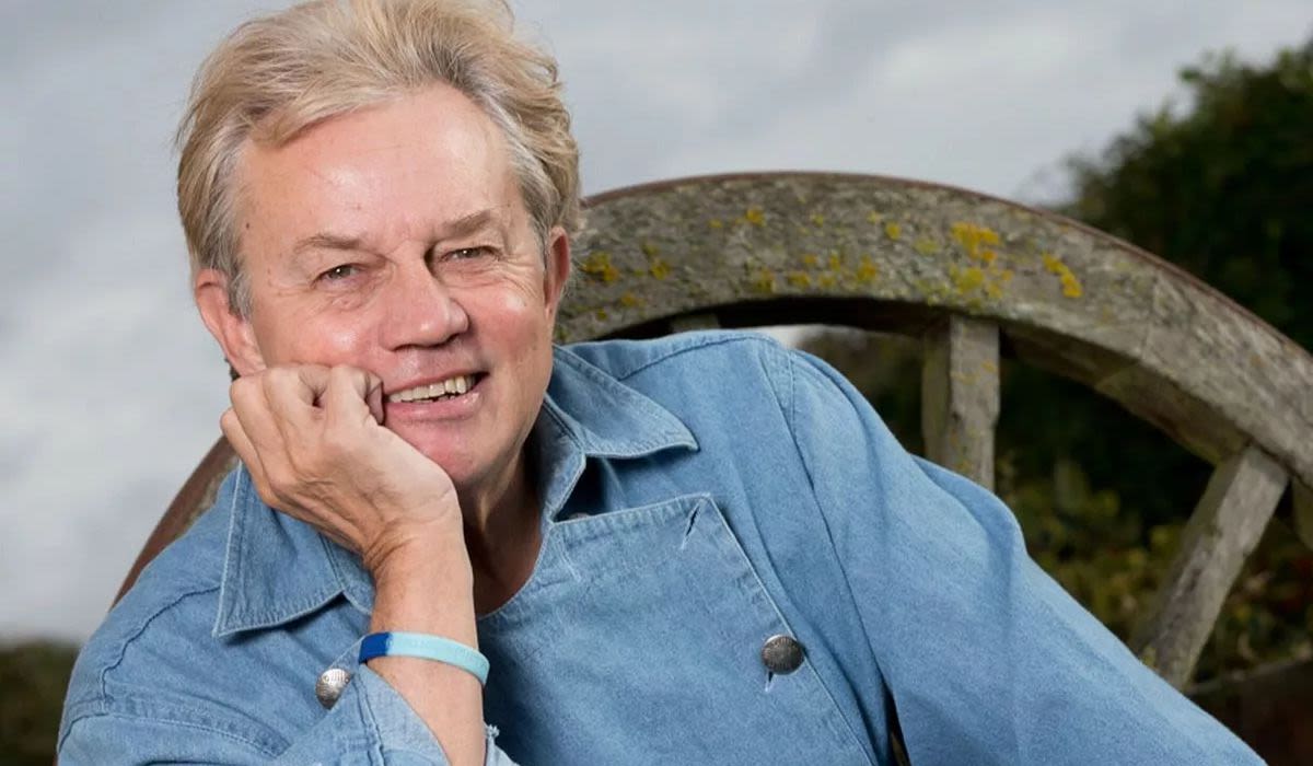 Emmerdale Legend Frazer Hines Returns To Doctors