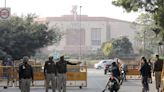 Cargos por terrorismo y máxima seguridad tras el asalto con bombas de humo al Parlamento indio