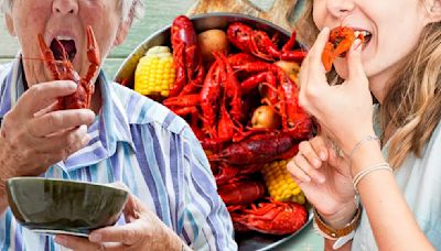 11 Etiquette Rules To Follow At Your First Crawfish Boil, According To Experts