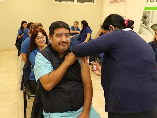 Tucumán: más de 500 trabajadores de la salud ya se vacunaron contra el dengue