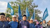 Rejected by BN, Shahidan Kassim turns up at Arau nomination centre in Perikatan blue