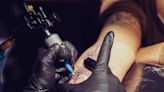 Plan contra discriminación laboral por tatuajes tiene problemas de ambigüedad