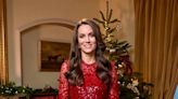 Kate Middleton recupera su famoso vestido rojo de lentejuelas para la felicitación de Navidad