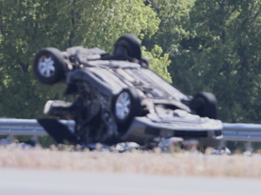 Three people injured following major wreck that's shut down Interstate 15 southbound in Shelley area