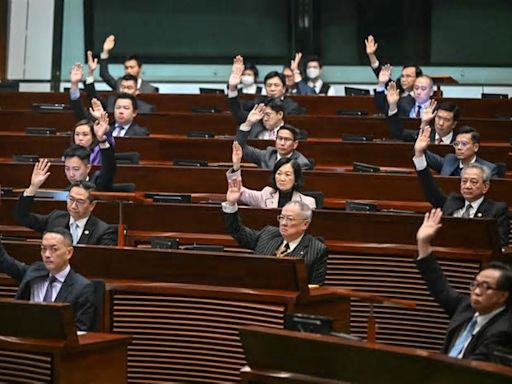 Hong Kong cede a Pequim e aprova nova lei de segurança nacional, ampliando poderes de repressão