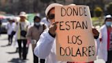 Cómo la falta de dólares pone a Bolivia al borde una nueva crisis social