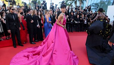 Cannes 2024 : satin et traîne XXL pour Miss France, Eve Gilles tente une robe qui ne passe pas inaperçue