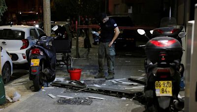 Air attack leaves 1 dead, at least 10 injured in Tel Aviv