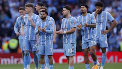 El Coventry, de Segunda, roza la proeza ante el Manchester United, que se clasifica por penaltis para la final de Copa