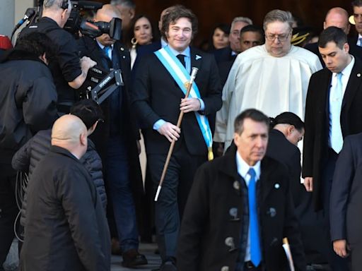 Milei en el tedeum: el locutor oficial “se olvidó” de Nicolás Posse y otros datos de color de Plaza de Mayo