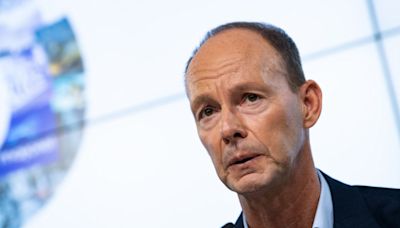 Bei Adidas steht Aufsichtsratschef Thomas Rabe unter Druck – in einer Mail äußert er sich jetzt zu der Kritik