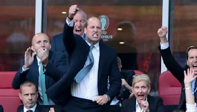 Prince William urges England team to 'go out there and show the world'