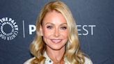 Kelly Ripa compares her naked body to a ‘dunked tea bag’