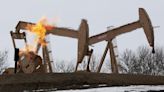 Oil falls on rising US stockpiles, strong dollar By Reuters