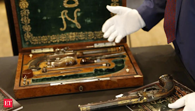 Napoleon's pistols sold for €1.69 million at Fontainebleau auction