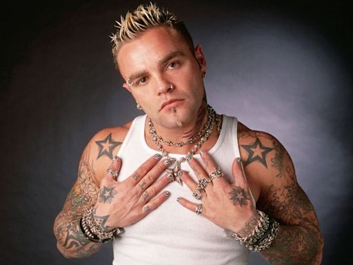 Seth Binzer, lead singer for Crazy Town known as ‘Shifty Shellshock,’ dead at 49 | CNN