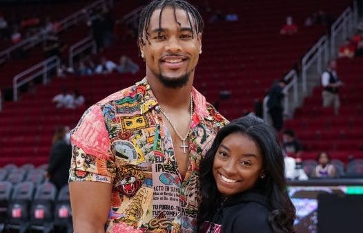 Simone Biles' husband, Jonathan Owens, is missing training camp to watch his wife at the Olympics. Here's a timeline of their 4-year relationship.