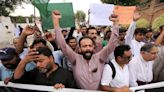 Detienen a 128 personas tras ataques a iglesias por supuesta blasfemia en Pakistán