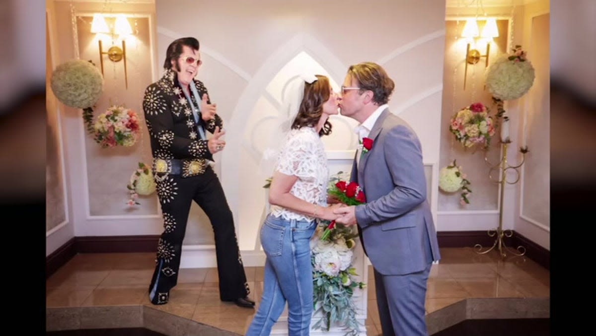 Jamie Oliver and wife Jools renew vows in Las Vegas Elvis-themed ceremony