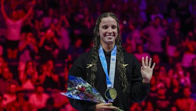 Regan Smith sets a world record in the 100 backstroke at the U.S. Olympic trials